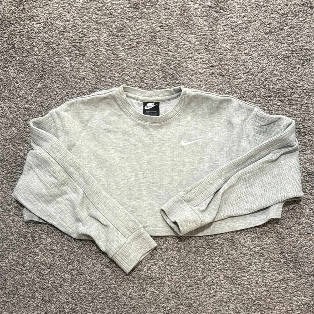Nike classic crewneck